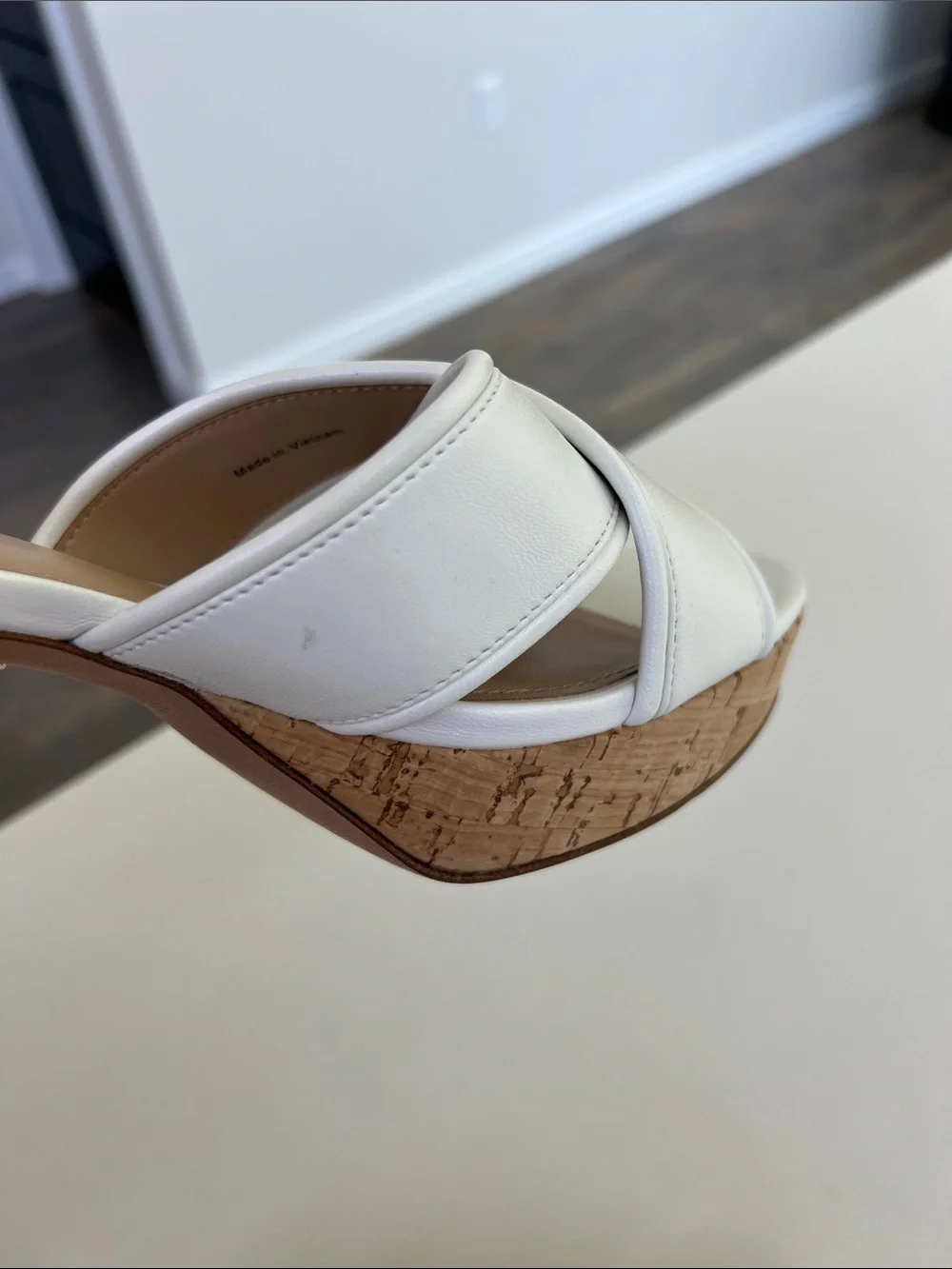 Veronica Beard dory coconut white open toe leather sandals cork block heels 9.5